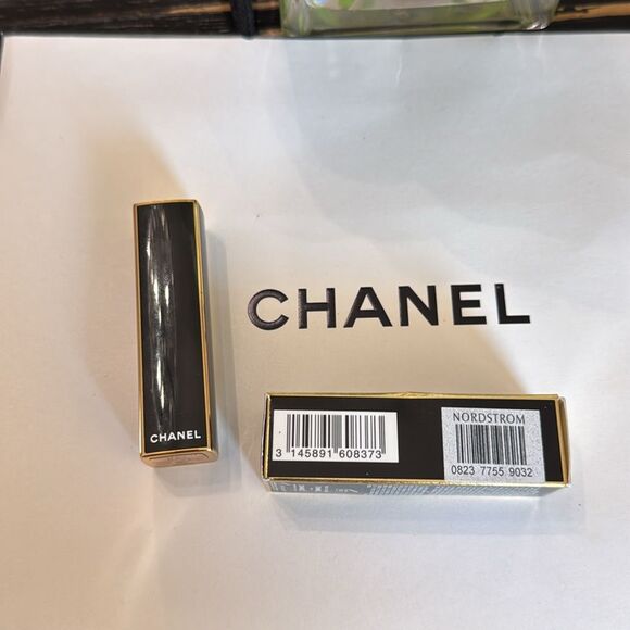 Chanel Rouge Allure shade 837 (Spectacular) Red~Discontinued & Limited Edition - Picture 2 of 7